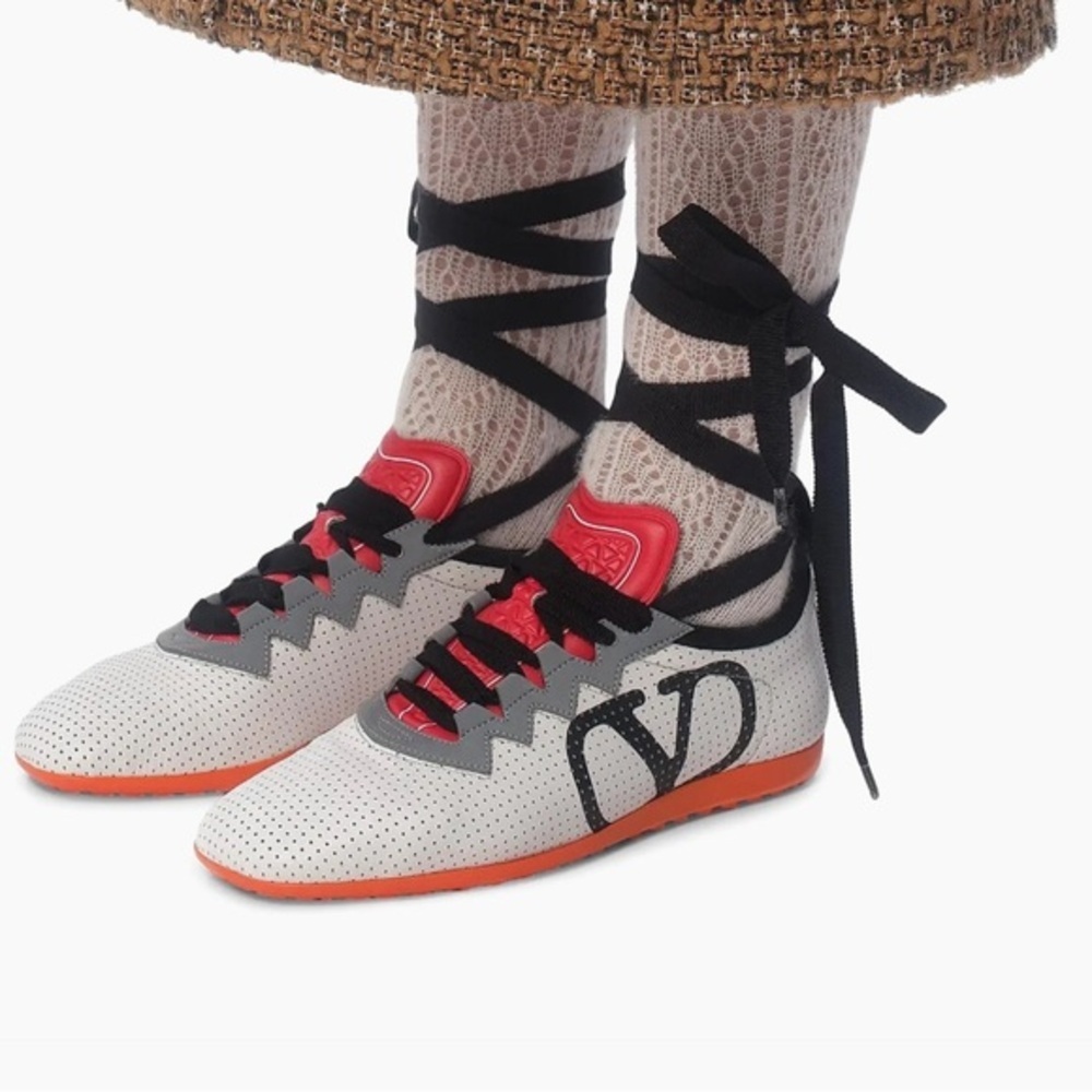 Valentino Garavani
Chromathon Sneakers in Perforated Nappa size 36